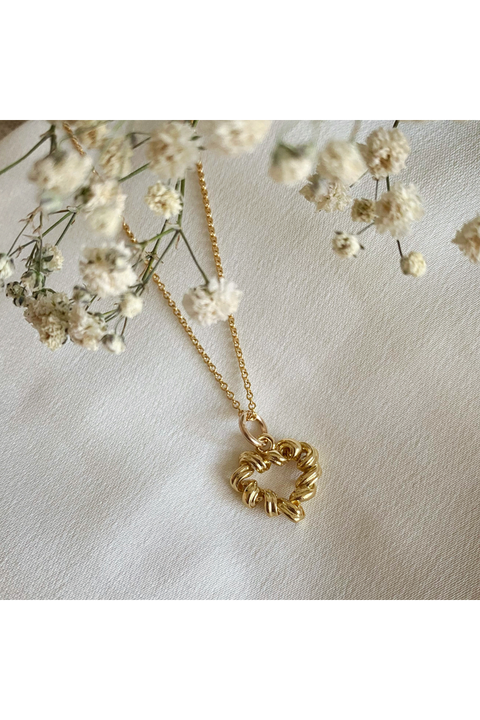 Wisteria London Amore Dainty Swirl Heart Necklace