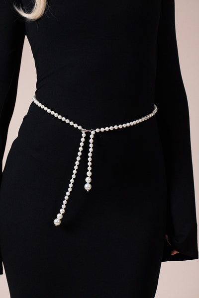 White - Pearl Chain Belt In Silver by SVNX