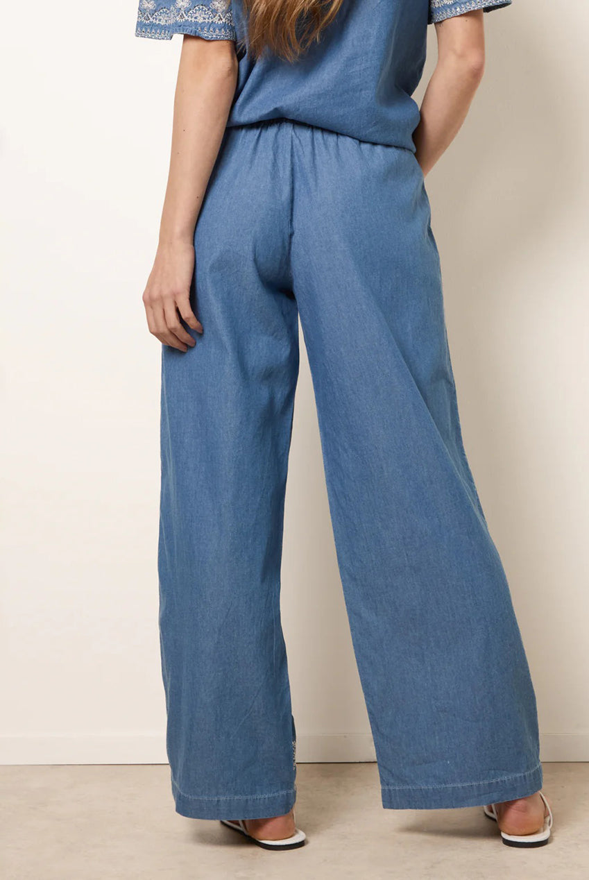 Floral Embroidery Wide-Leg Trousers BV3881018