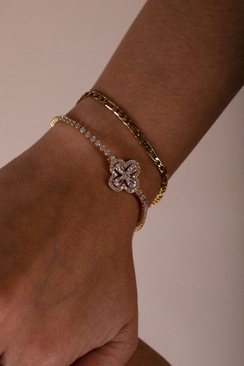 Chain Bracelet In Gold by SVNX
