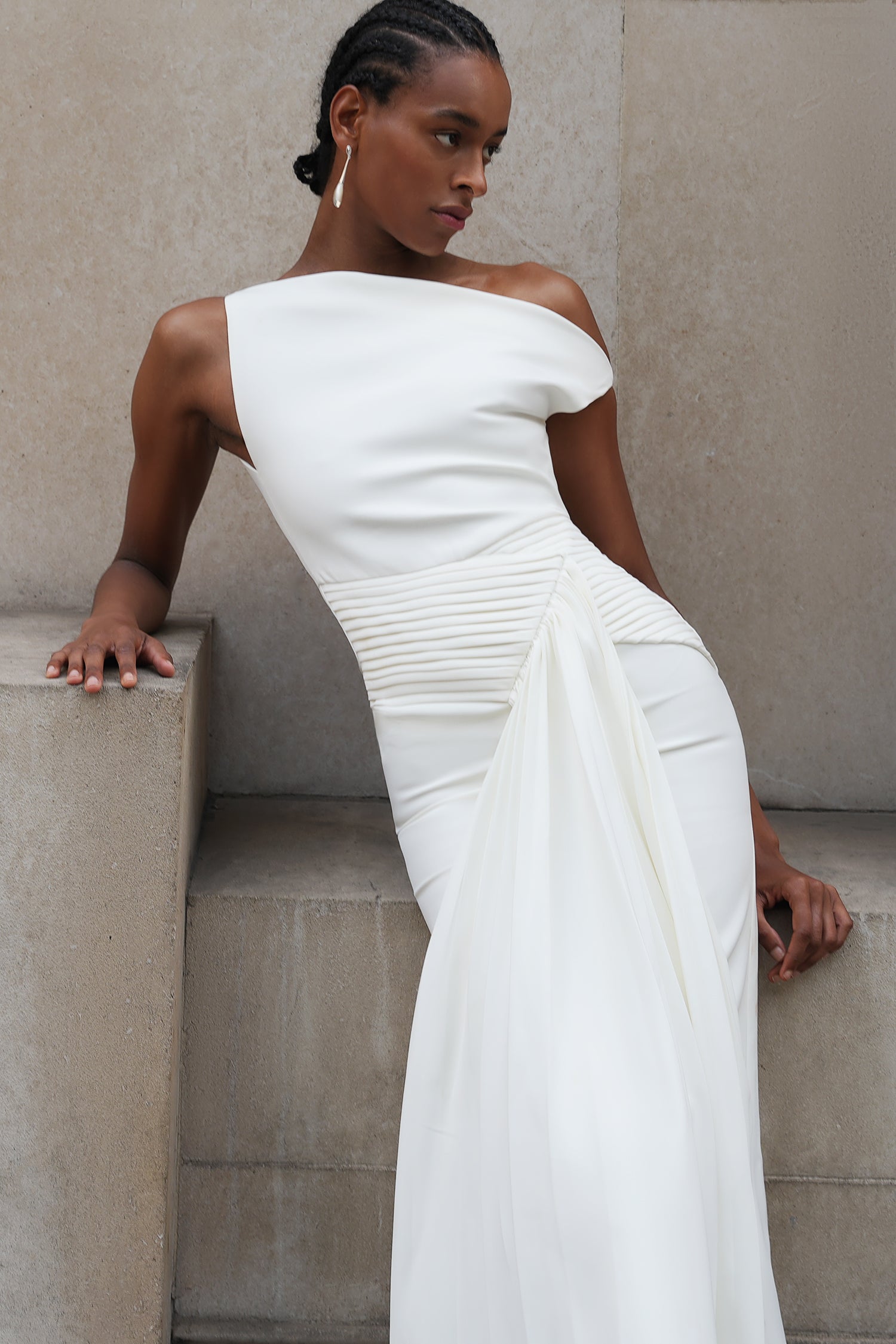 Paulina Oblique Shoulder Sleeveless Folds White Midi Dress C250300341