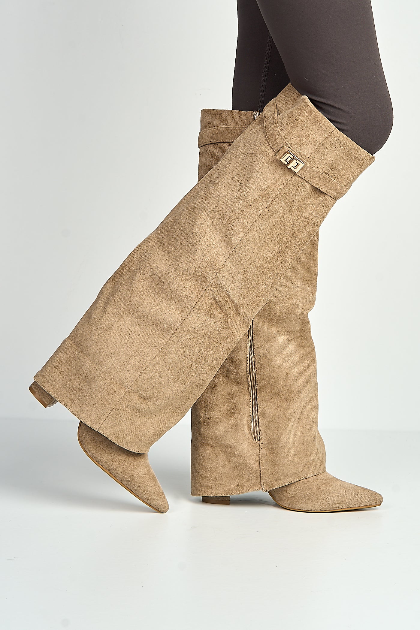 Ayma Knee High Block Heel Gold Trim Buckle Collar Boot In Taupe Suede RANGER11-TAUSU