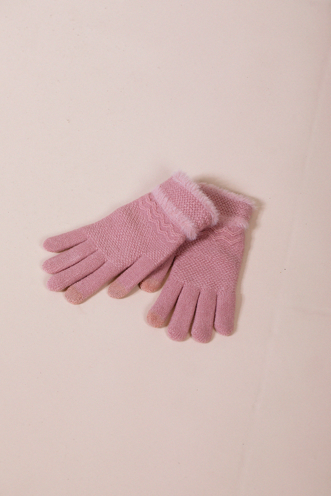 Knitted Gloves With Plush Detail In Pink GL310409