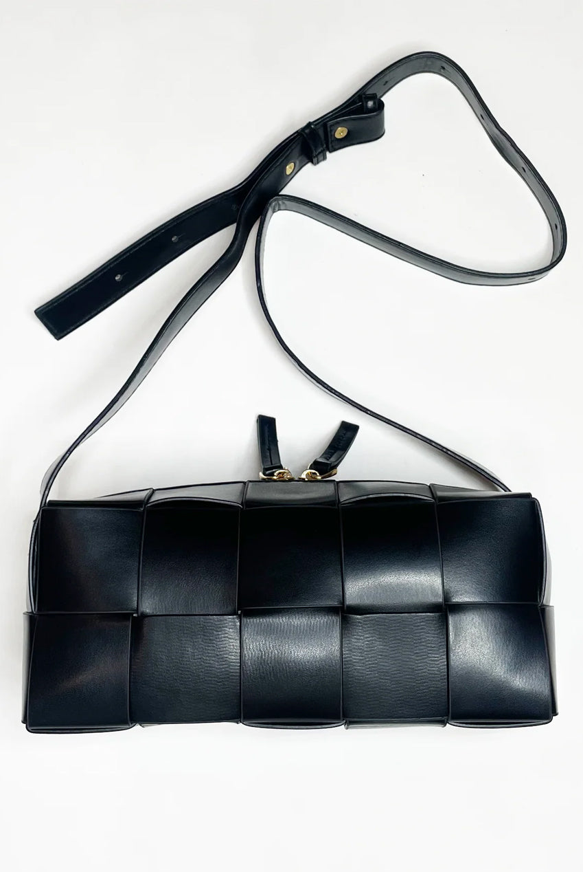 Woven PU Shoulder Bag In Black HB325702
