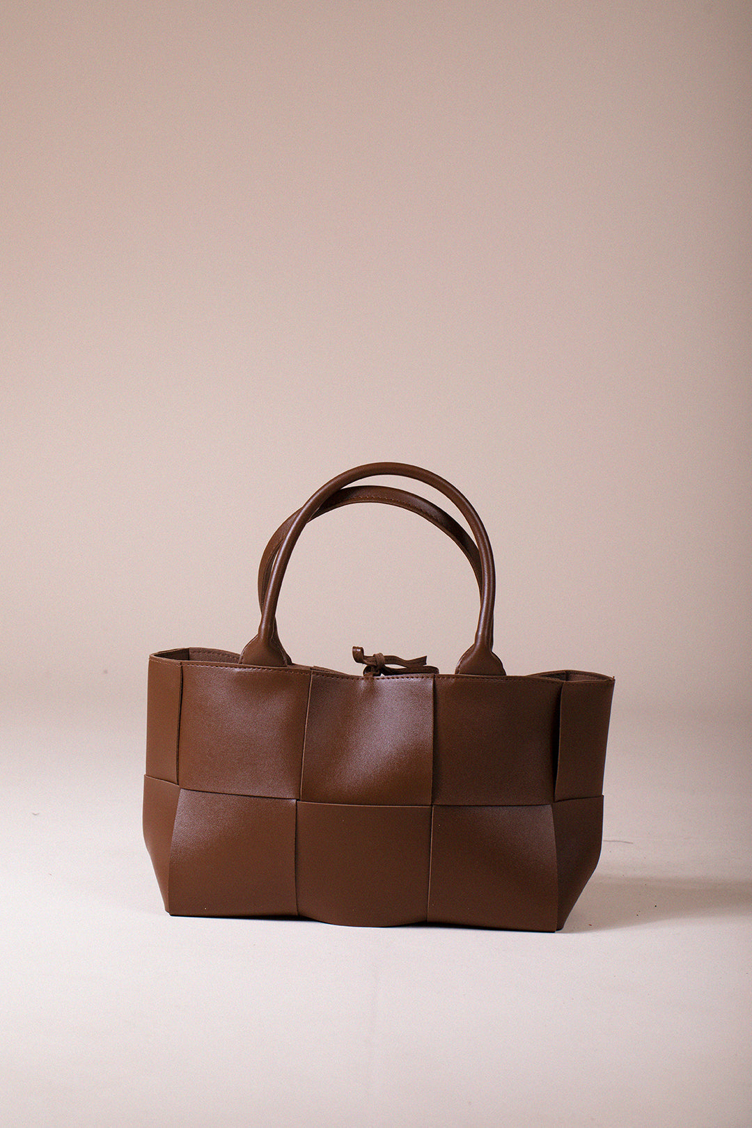 Wide Woven Tote Bag In Dark Brown HB361306