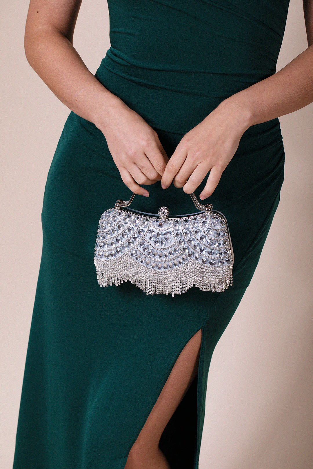 Embellished Fringe Clutch Bag In Silver HB362021