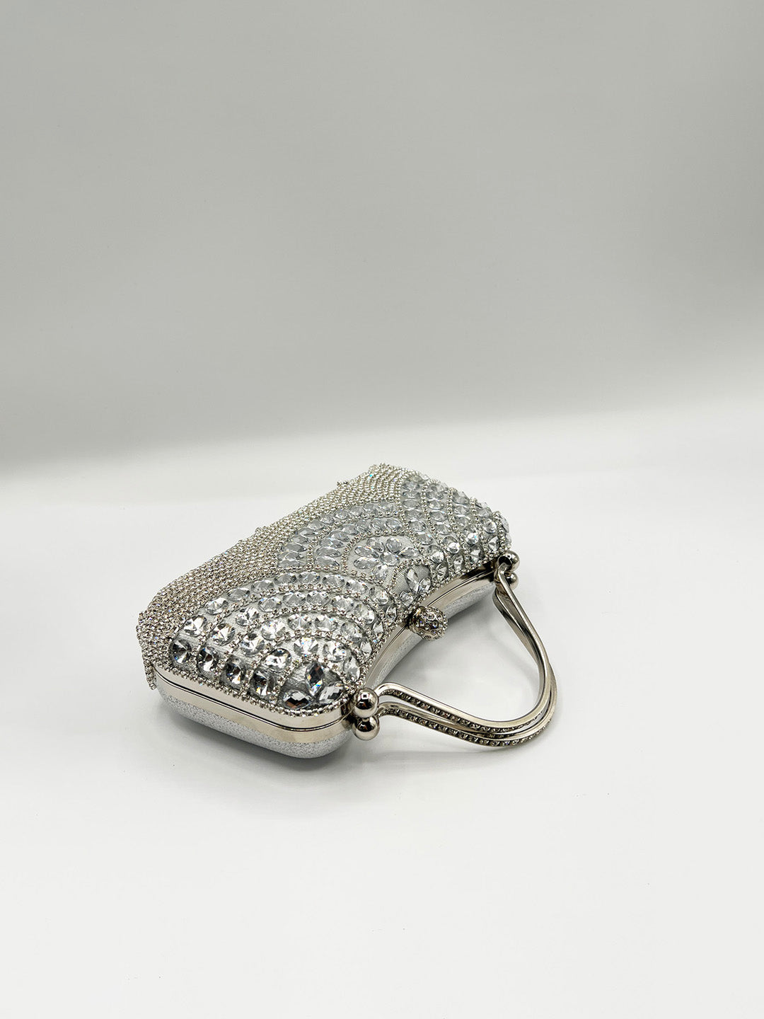 Embellished Fringe Clutch Bag In Silver HB362021