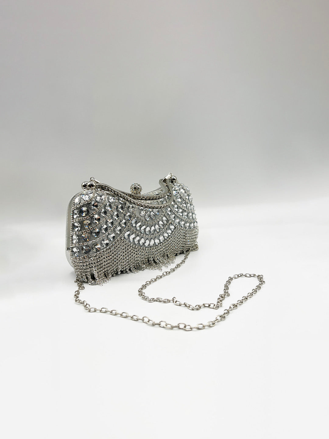 Embellished Fringe Clutch Bag In Silver HB362021