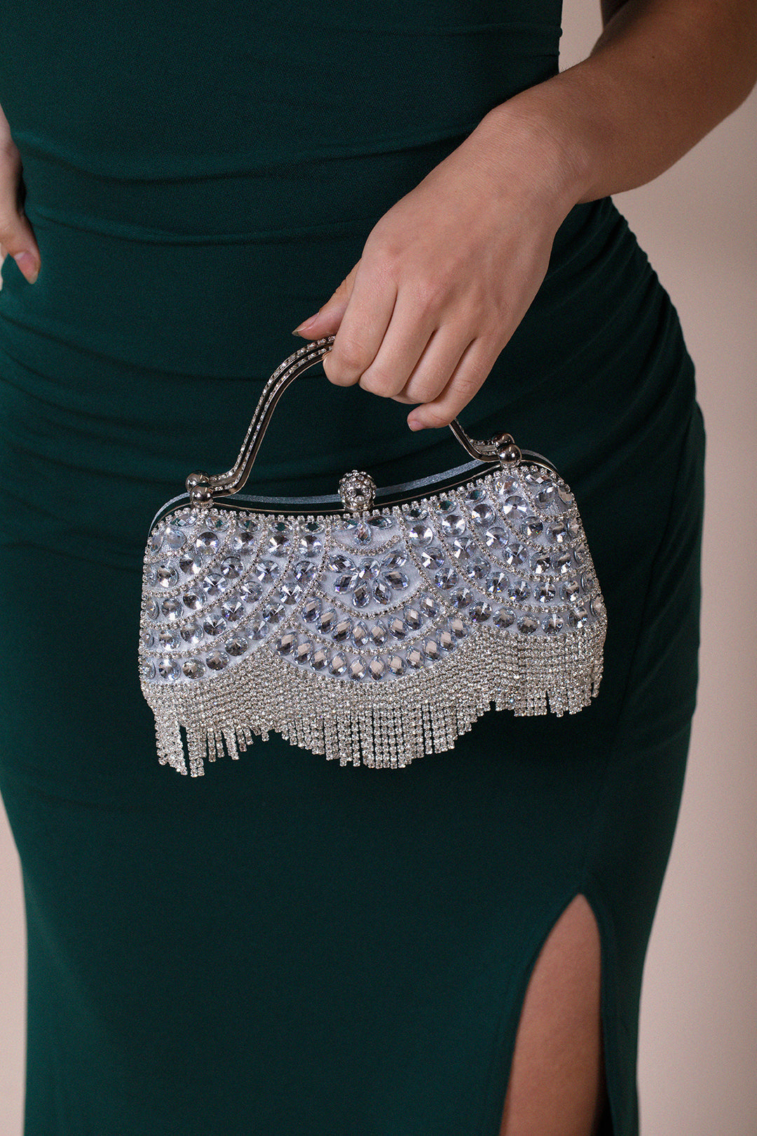 Embellished Fringe Clutch Bag In Silver HB362021
