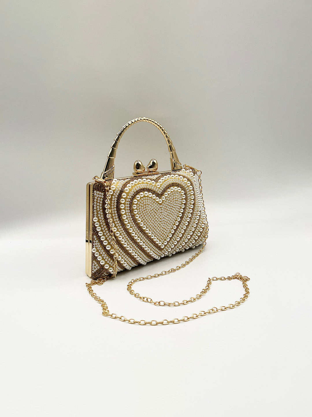 Heart Pearl Clutch Bag In Gold HB362624