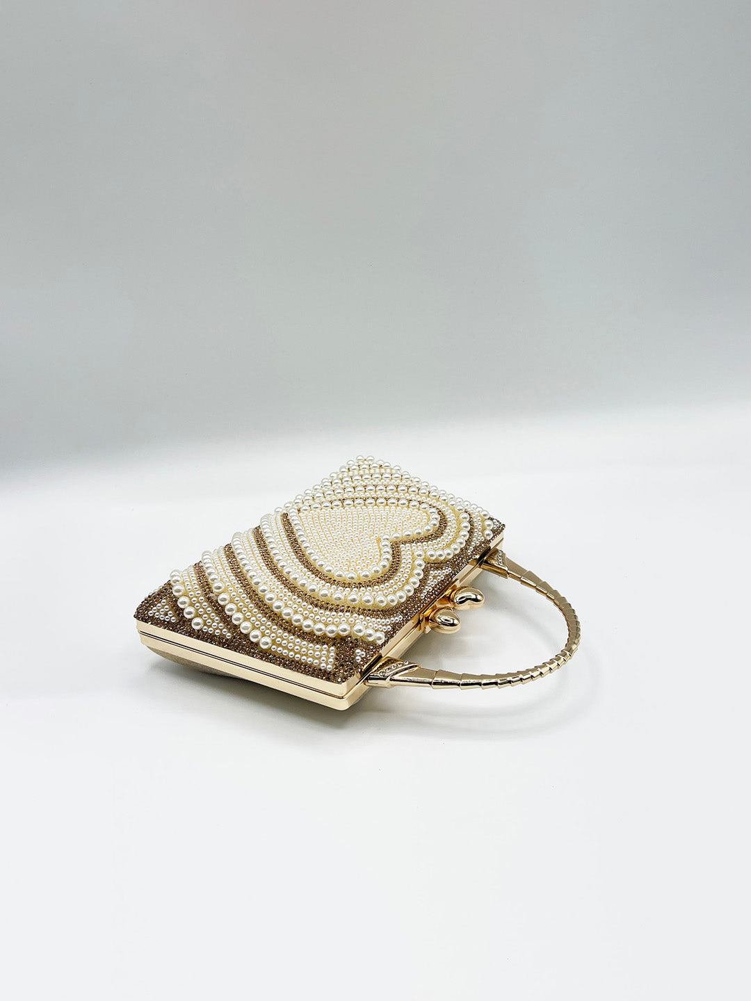 Heart Pearl Clutch Bag In Gold HB362624