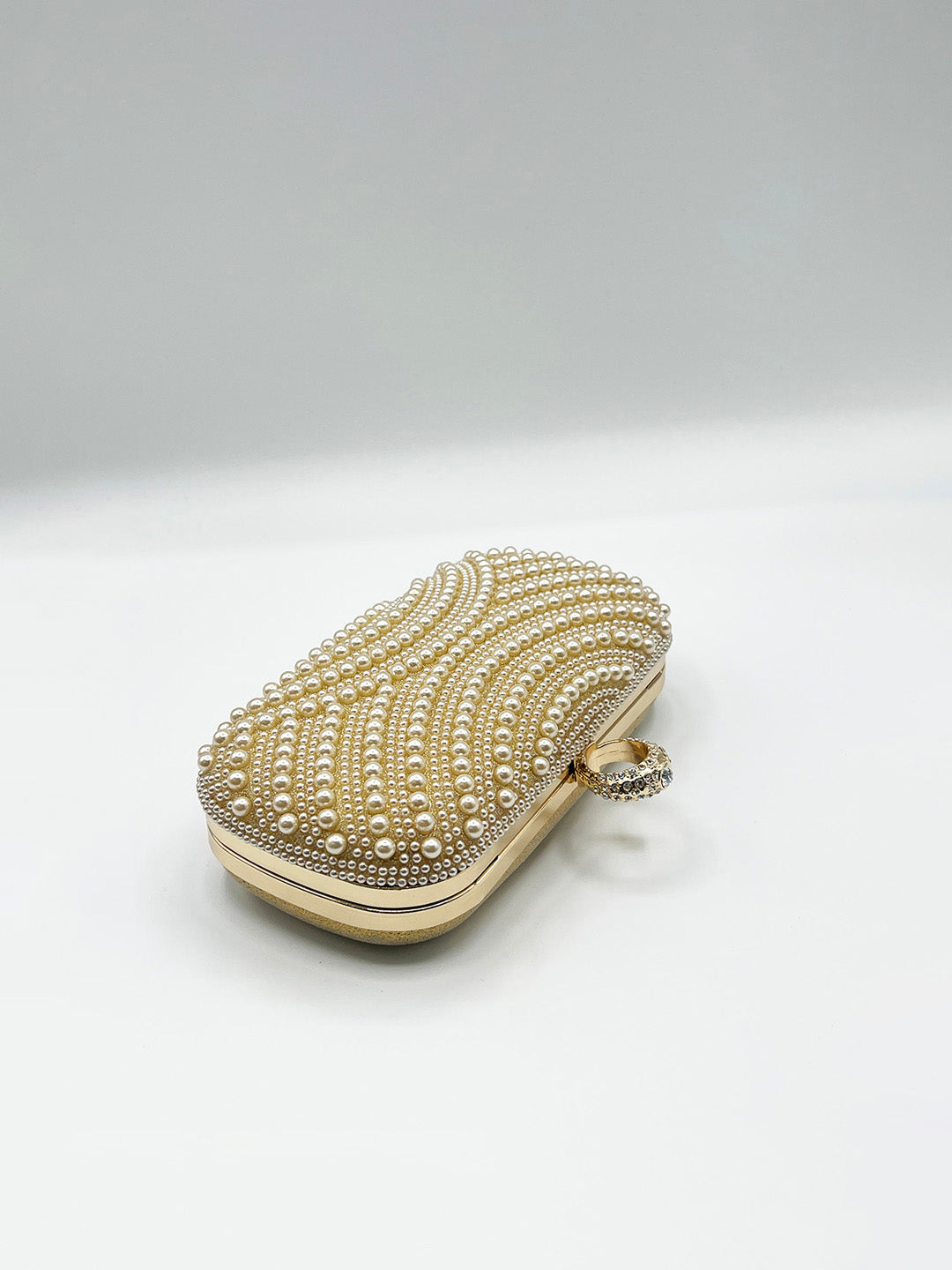 Oval Pearl Clutch Bag In Gold HB362724