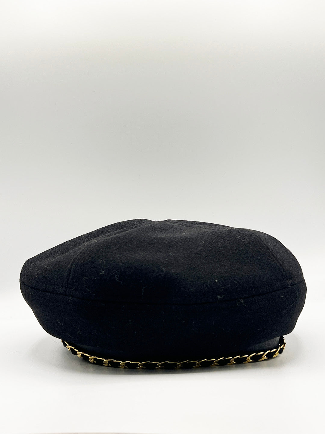 Beret Hat With Chain Detail In Black HW331102