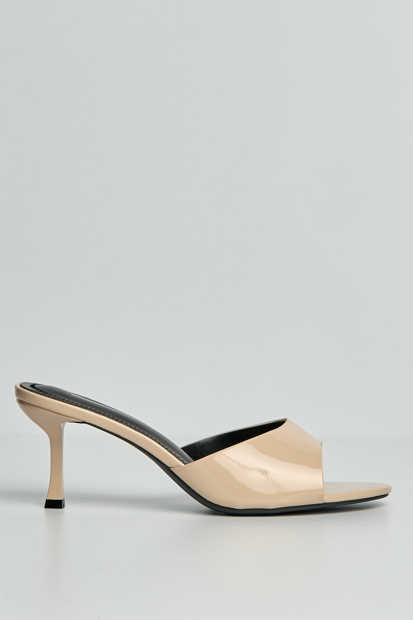 Diara Plain Band Low Heeled Mules In Beige LOLA5254-BEI