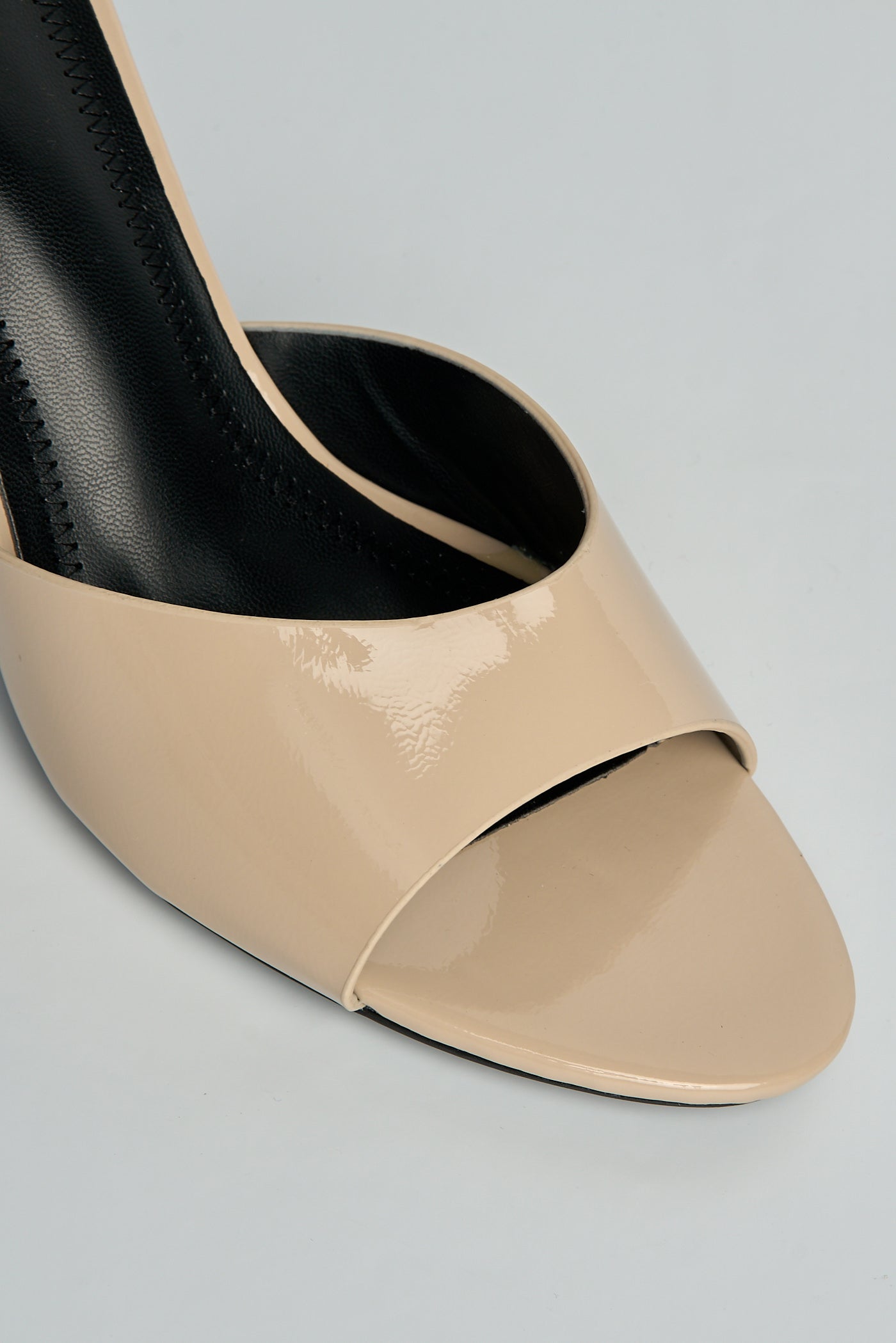 Diara Plain Band Low Heeled Mules In Beige LOLA5254-BEI