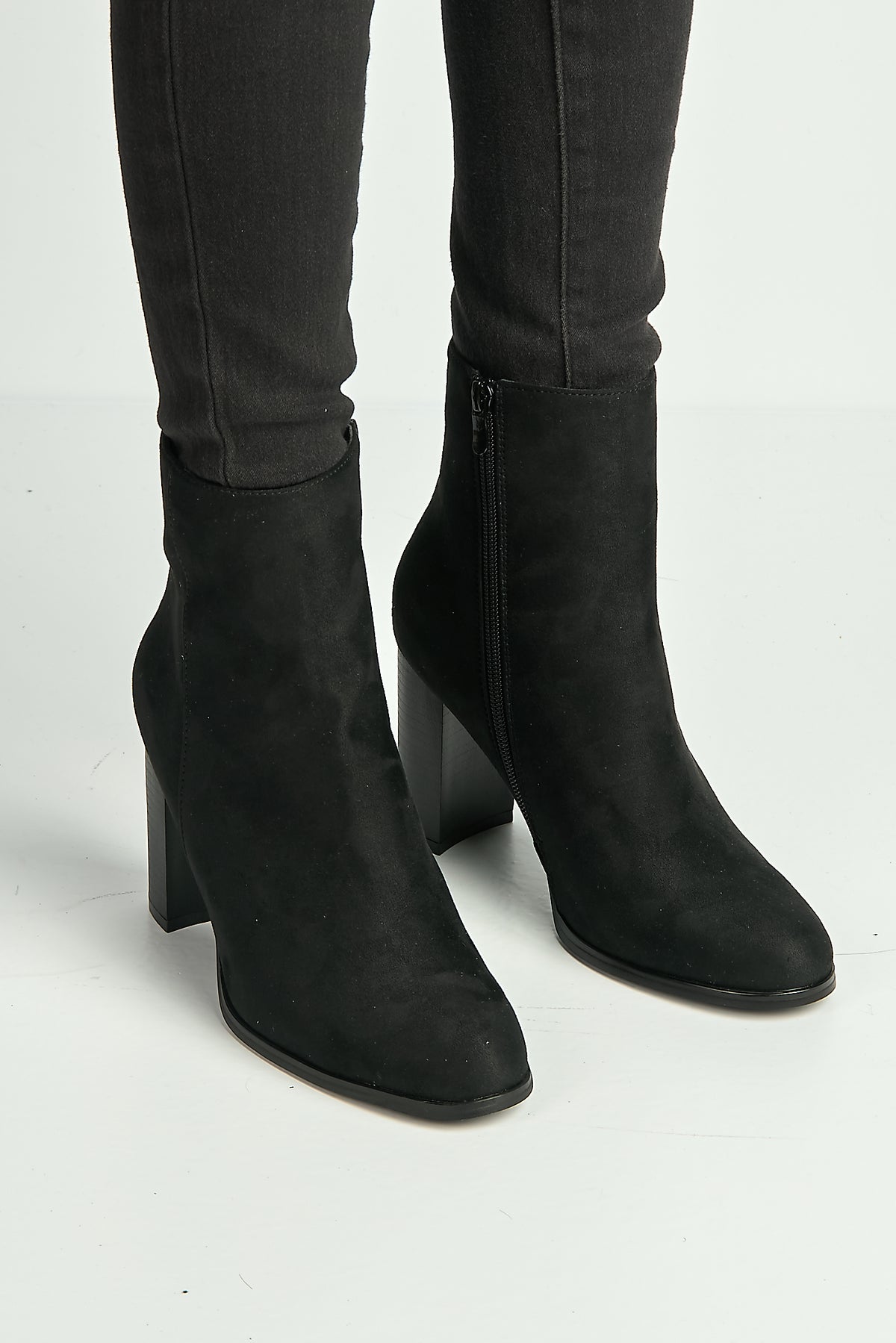 Alathea Round Toe Block Heel Ankle Boots In Black LS9810-BLKSU