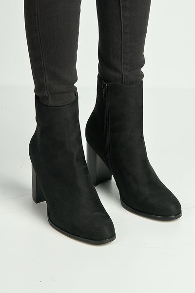 Black - Alathea Round Toe Block Heel Ankle Boots In Black by Miss Diva