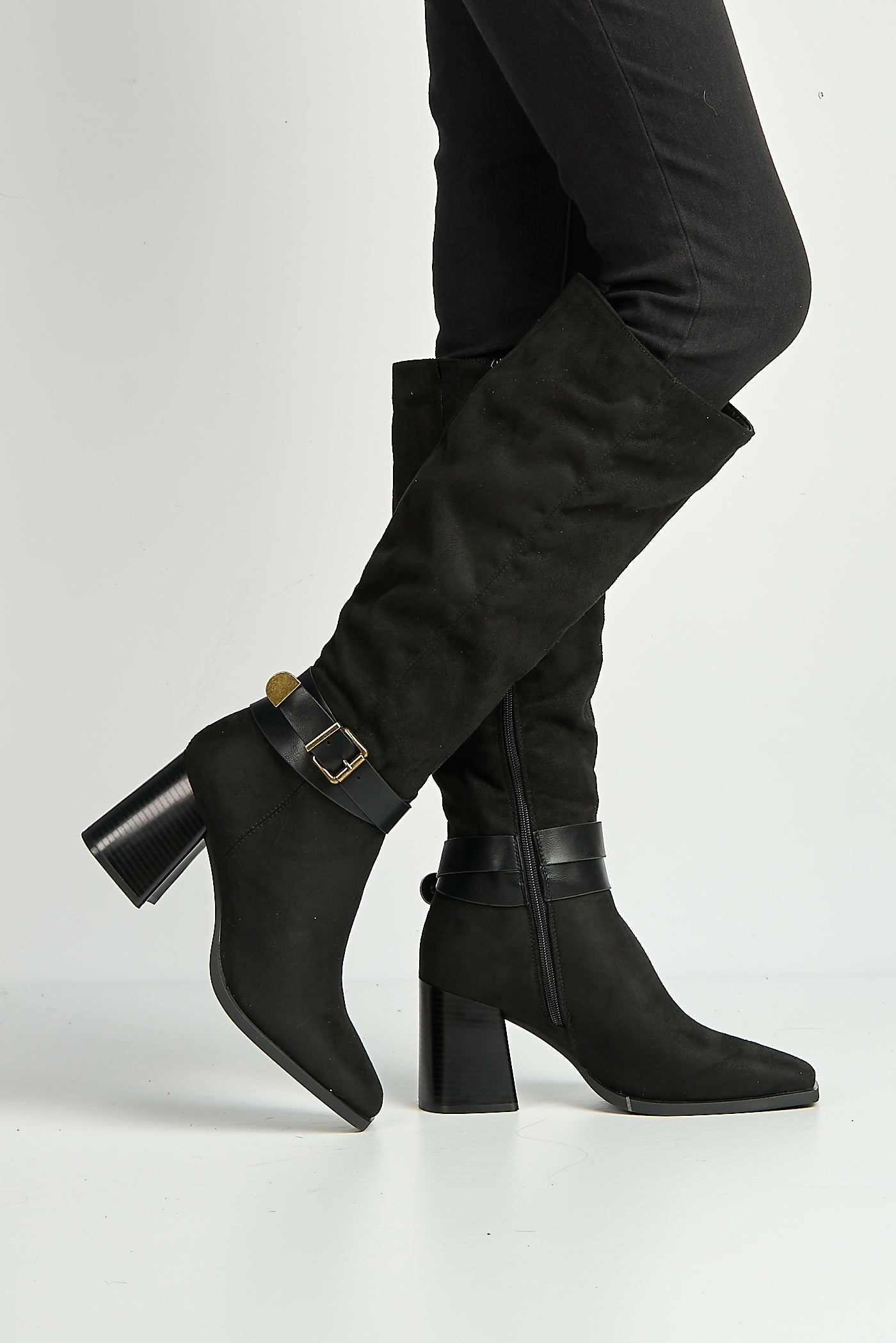 Leilani Gold Buckle Detail Knee High Block Heel Boots In Black ASTON6-BLKSU