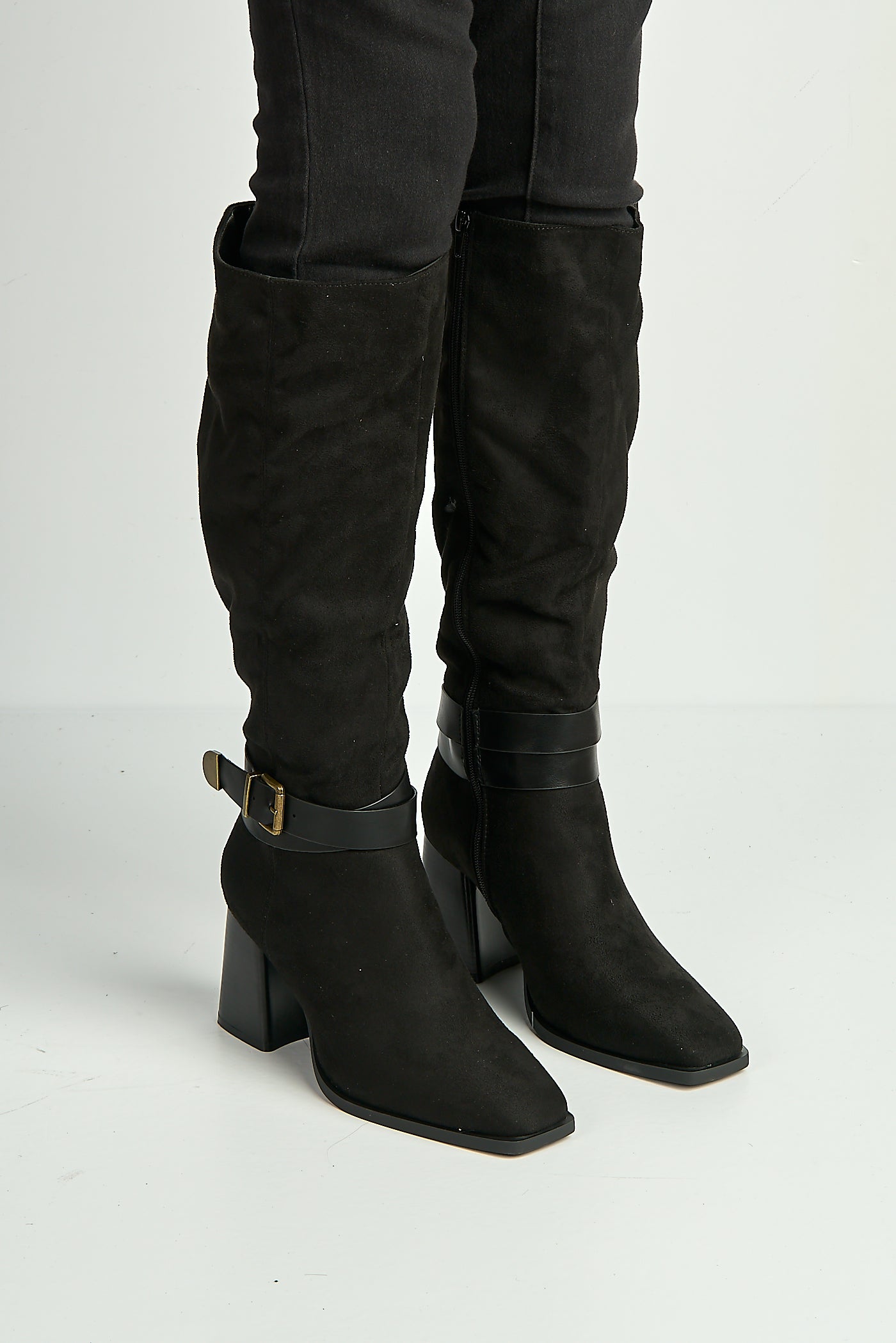 Leilani Gold Buckle Detail Knee High Block Heel Boots In Black ASTON6-BLKSU