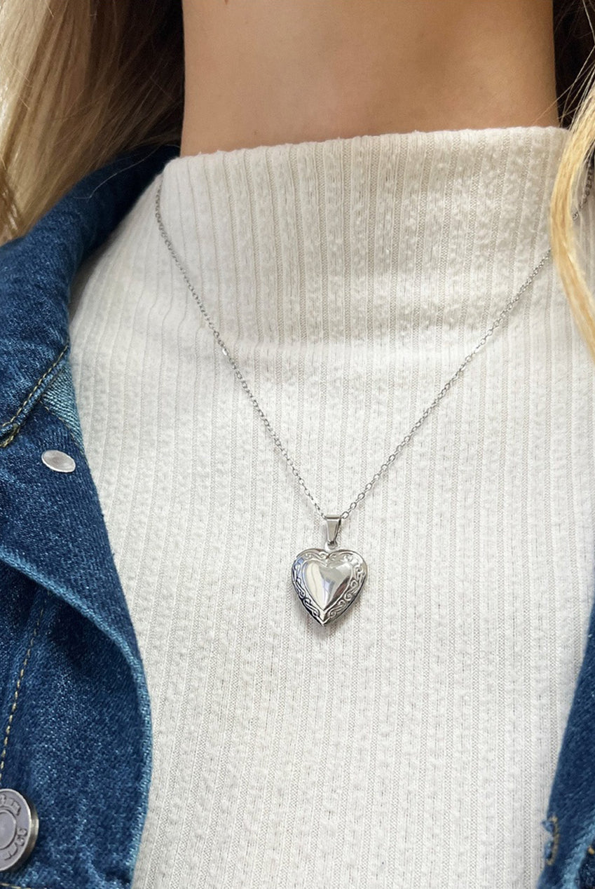Small Heart Locket Necklace In Silver - Gift Boxed JE310721
