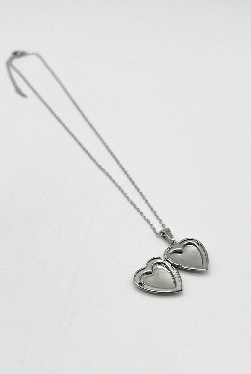 Large Heart Pendant Locket Necklace In Silver - Gift Boxed JE317521