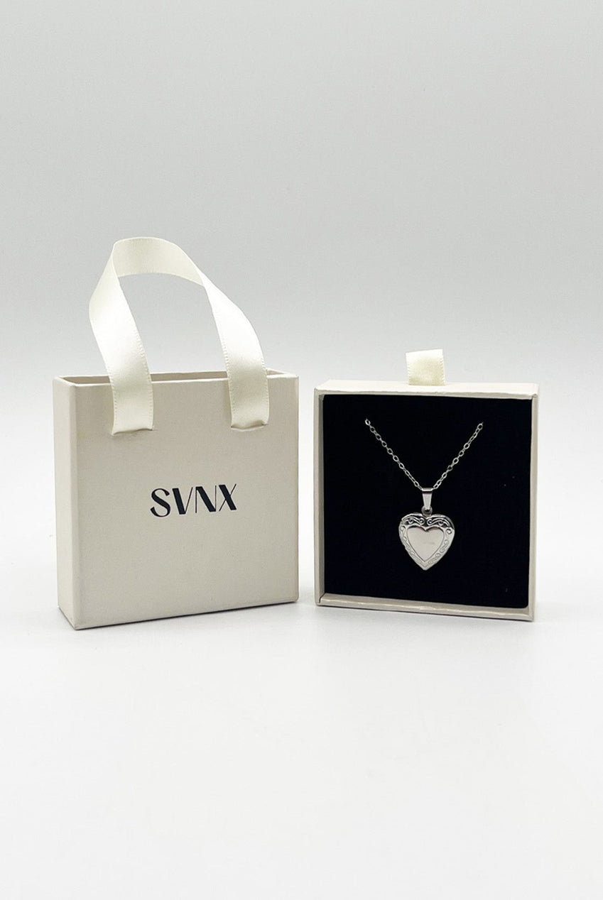Large Heart Pendant Locket Necklace In Silver - Gift Boxed JE317521