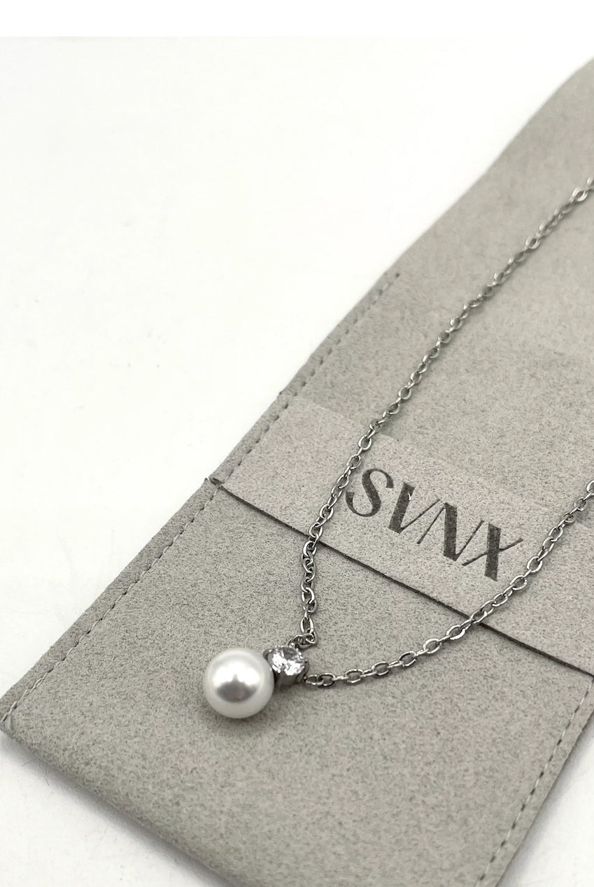 Large Pearl Diamante Necklace In Silver JE401121