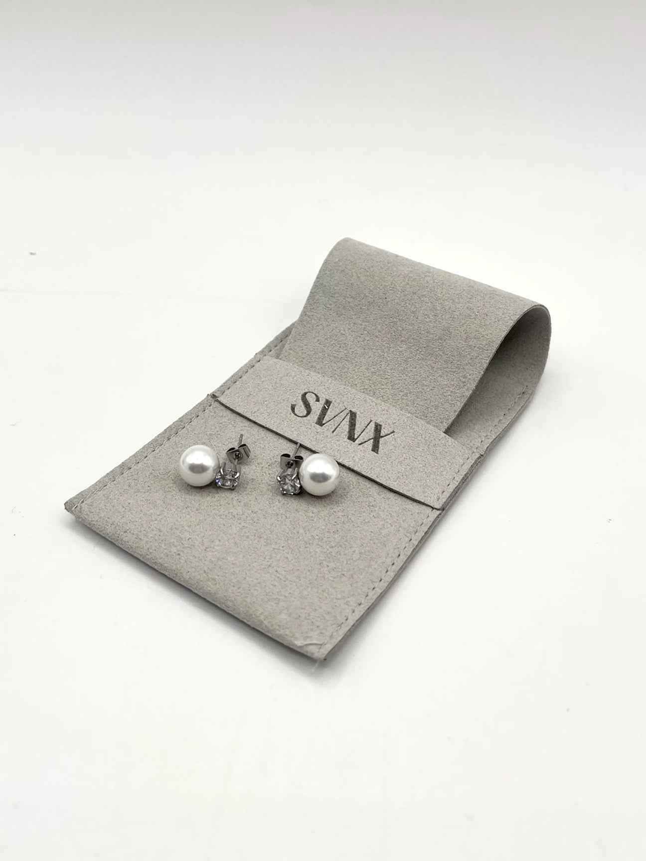 Pearl Diamante Earrings In Silver JE401221