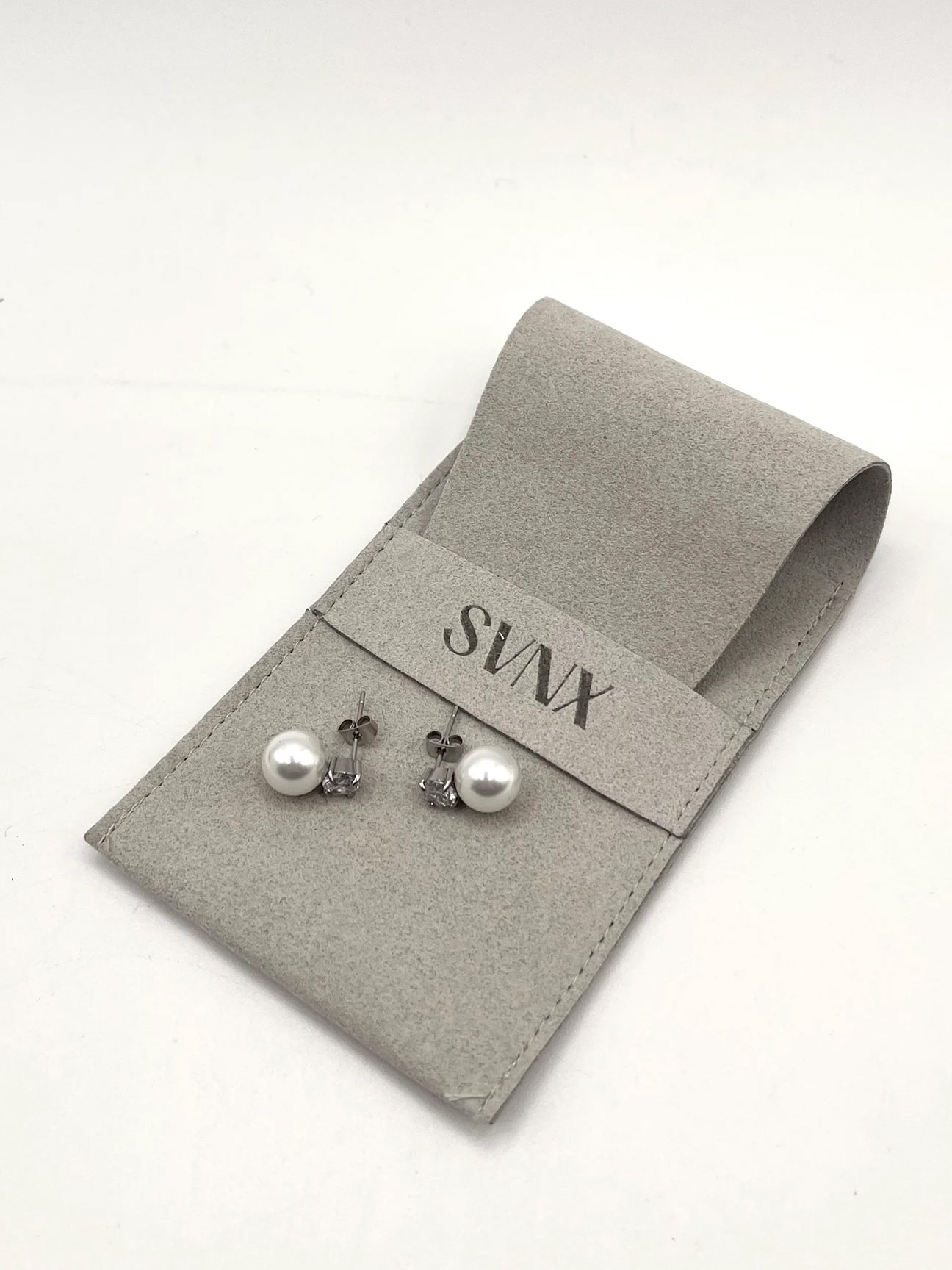 Pearl Diamante Earrings In Silver JE401221