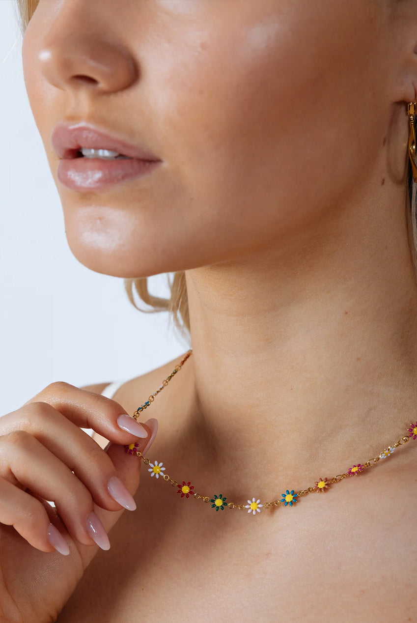 Daisy Chain Necklace In Multi Gold JE401501
