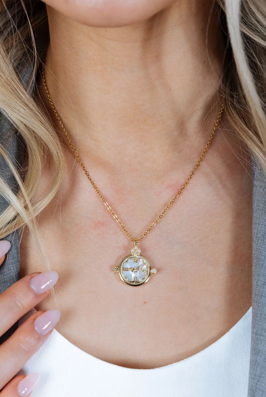 Ivory Stone Clock Pendant Necklace JE402824