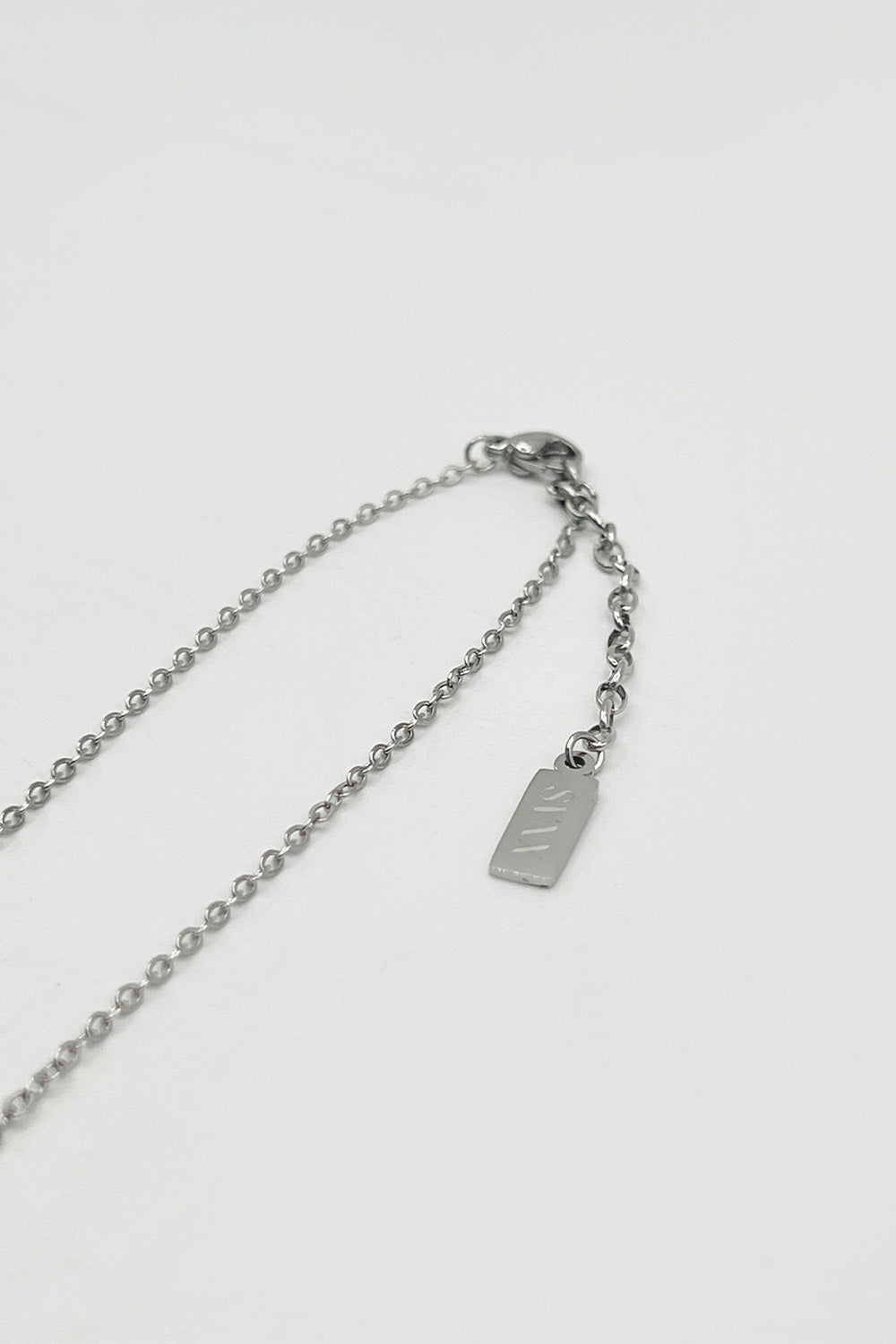 Mini Clover Necklace In Silver White With Gift Box JE404621