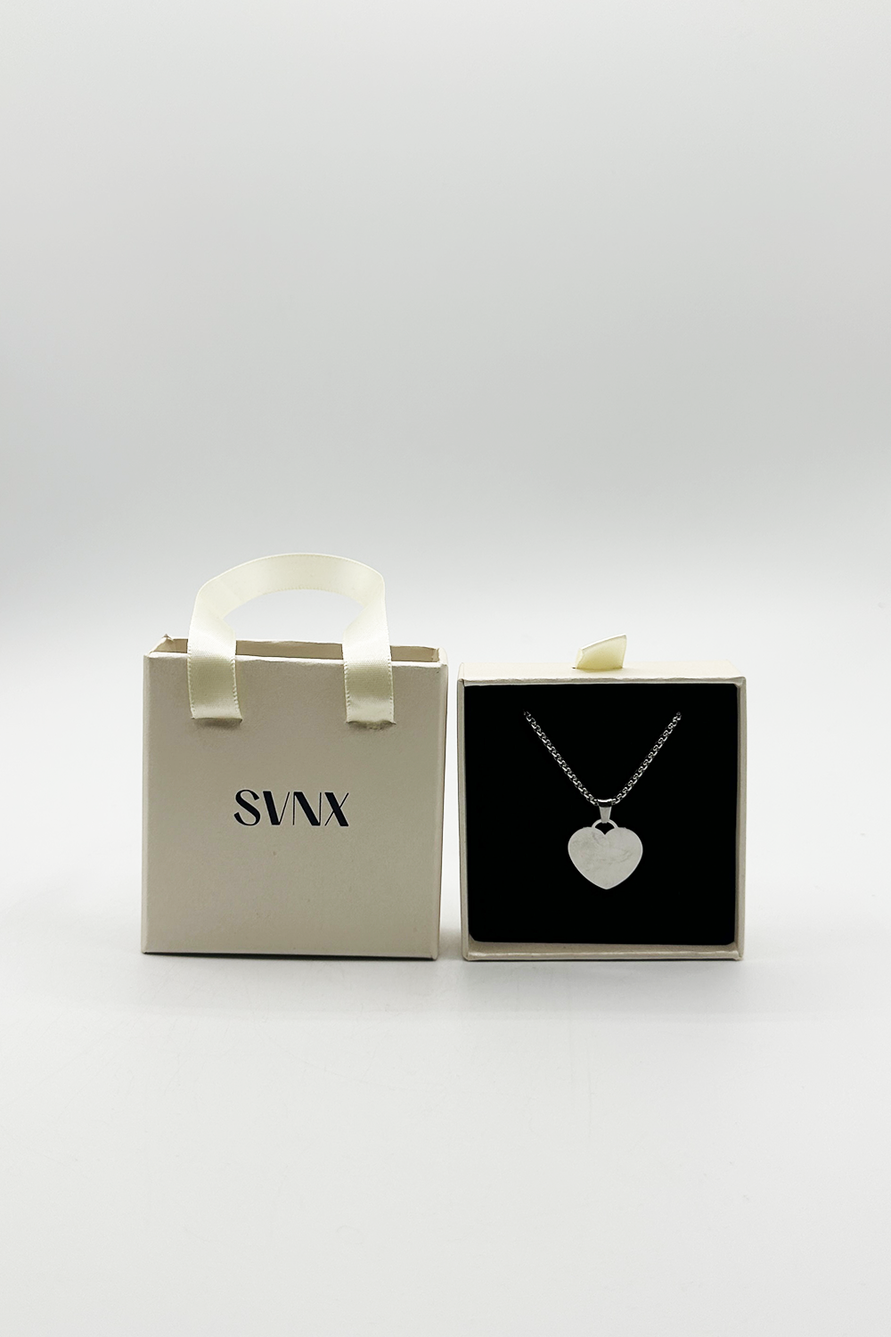Heart Shape Pendant Necklace In Silver - Gift Boxed JE410121