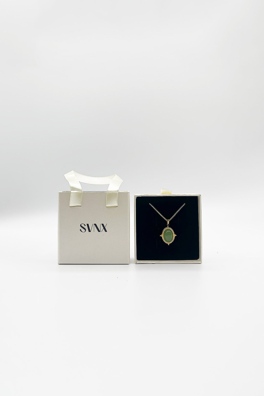Green Stone Pendant Necklace - Gift Boxed JE410817