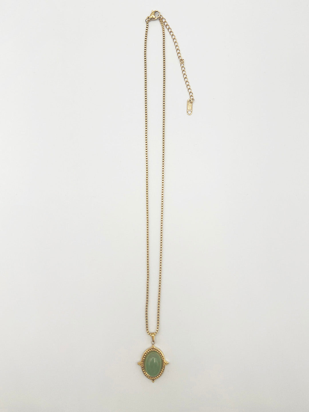 Green Stone Pendant Necklace - Gift Boxed JE410817
