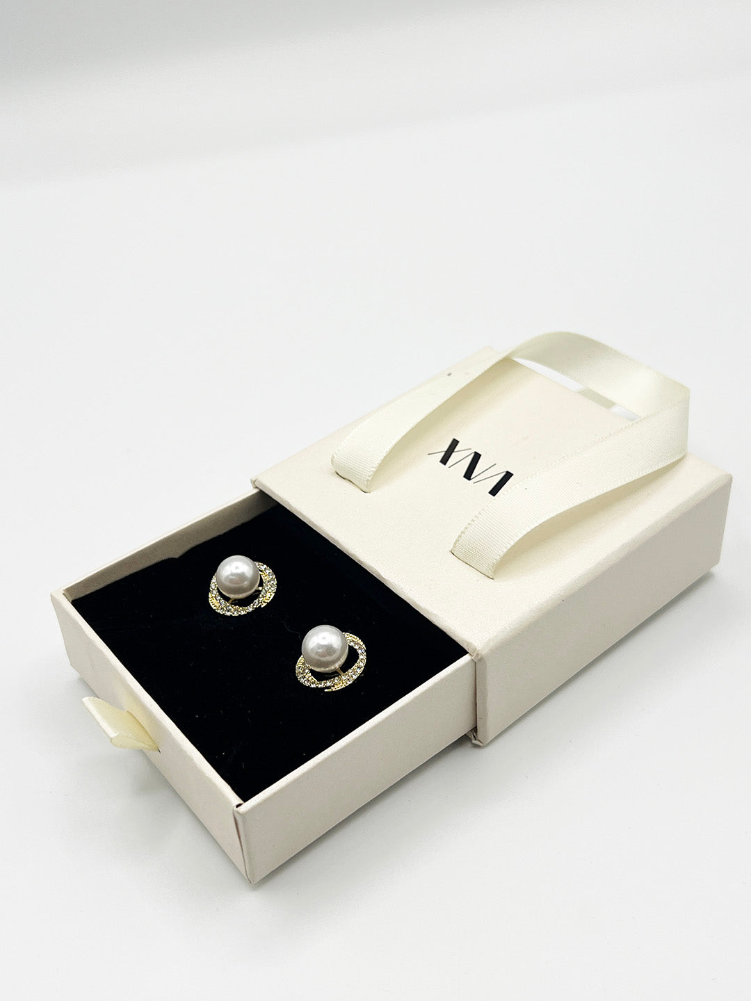 Pearl Diamante Stud Earrings - Gift Boxed JE411524