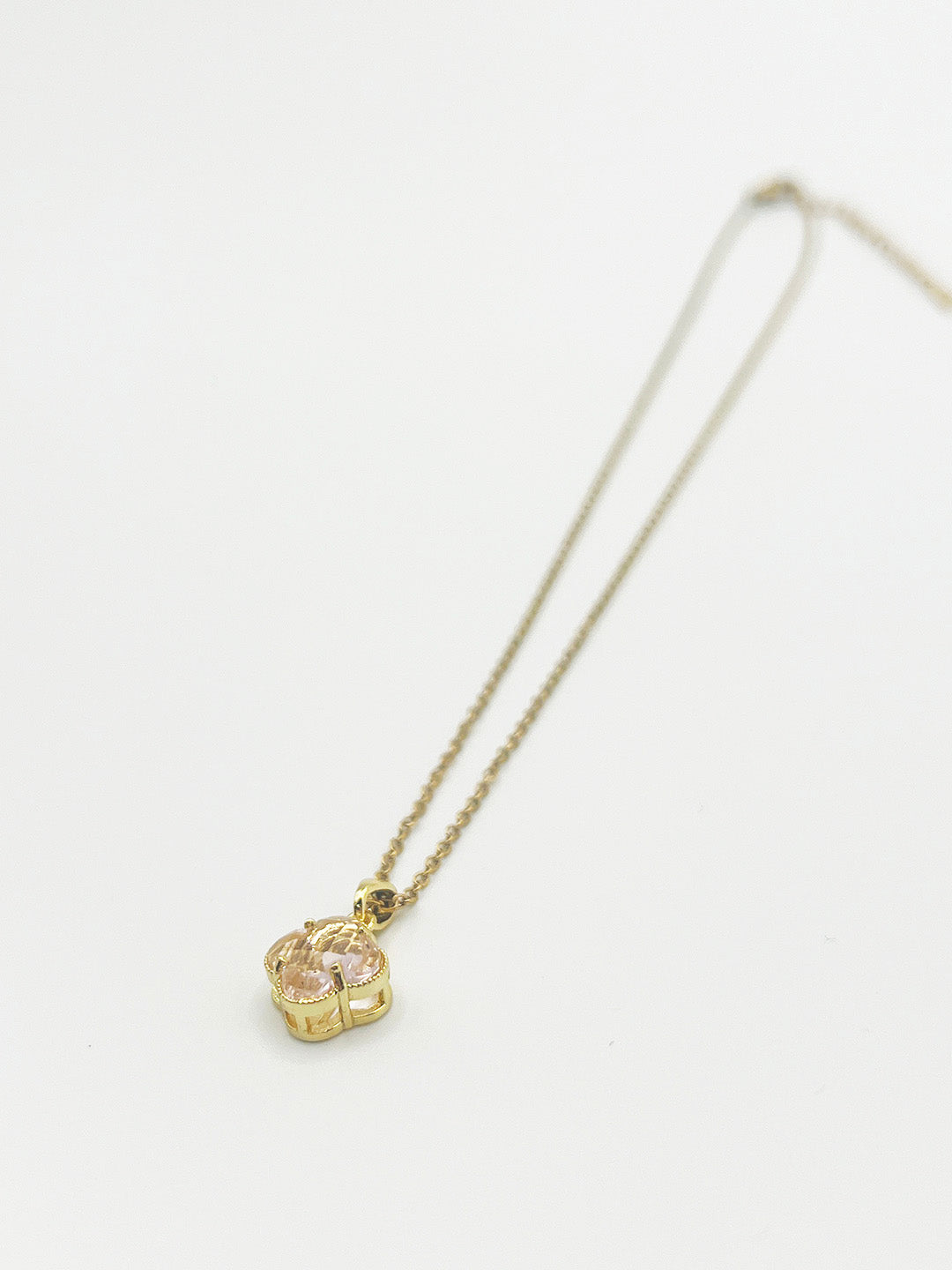Blush Clover Crystal Pendant Necklace - Gift Boxed JE411609