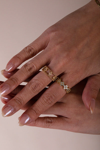 Gold - Diamante Clover Ring by SVNX