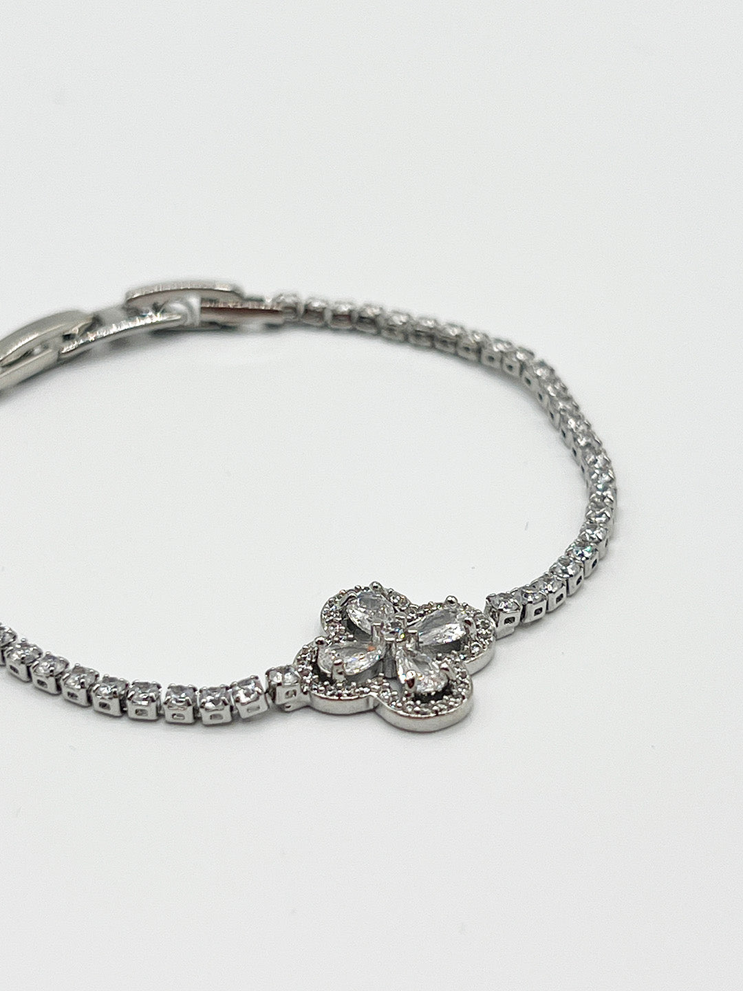 Clover Diamante Bracelet In Silver - Gift Boxed JE411921