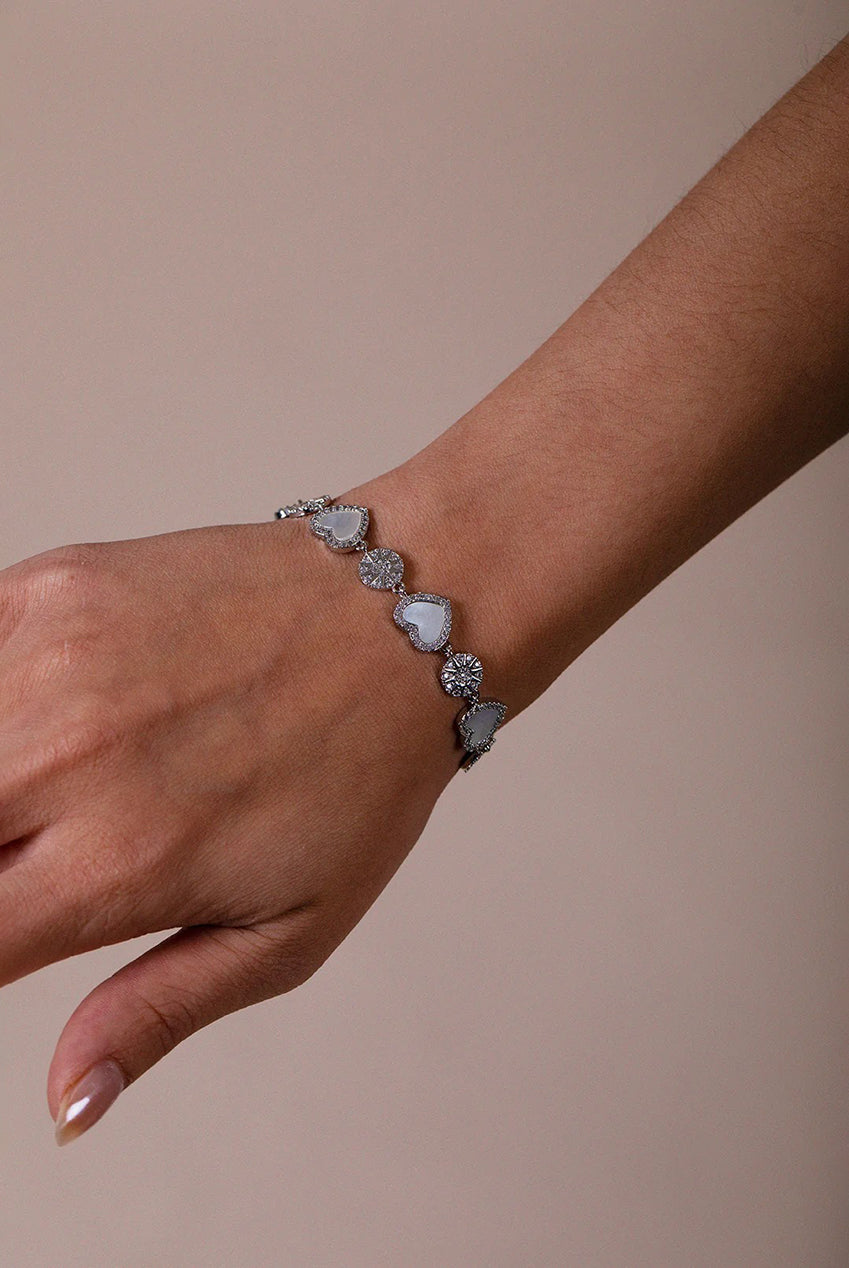 Heart Diamante Bracelet In Silver With Gift Box JE412921