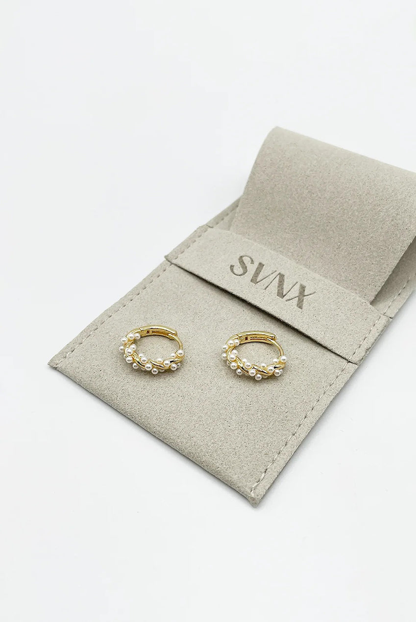 Pearl Vine Hoop Earrings In Gold JE413924