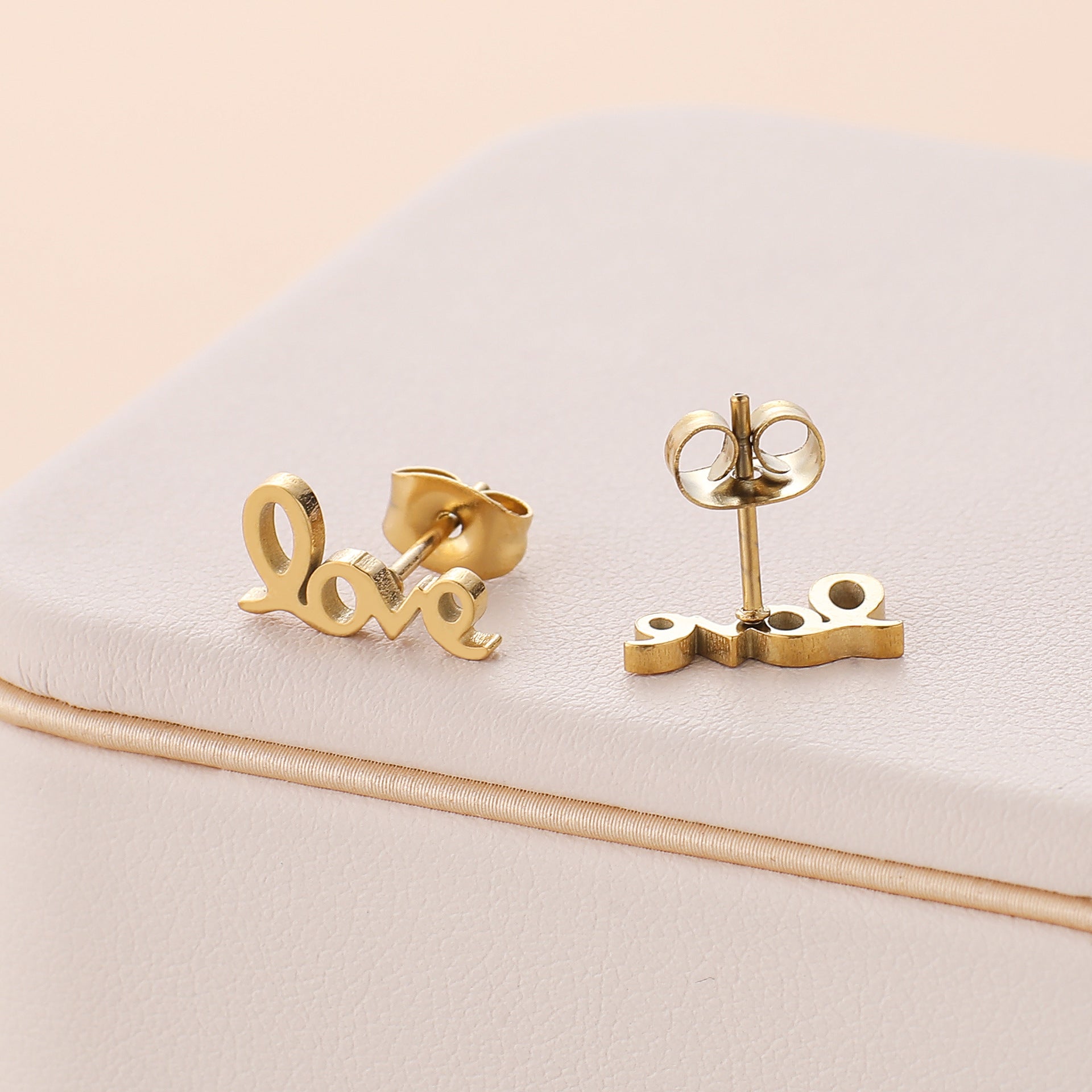 Love Stud Earring In Gold LEN489G