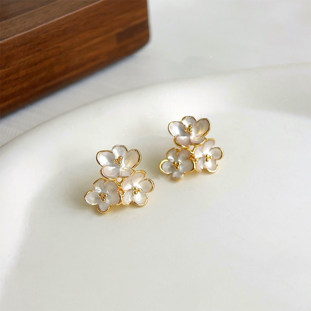 Triple Flower Cluster Stud In White And Gold LEN511G