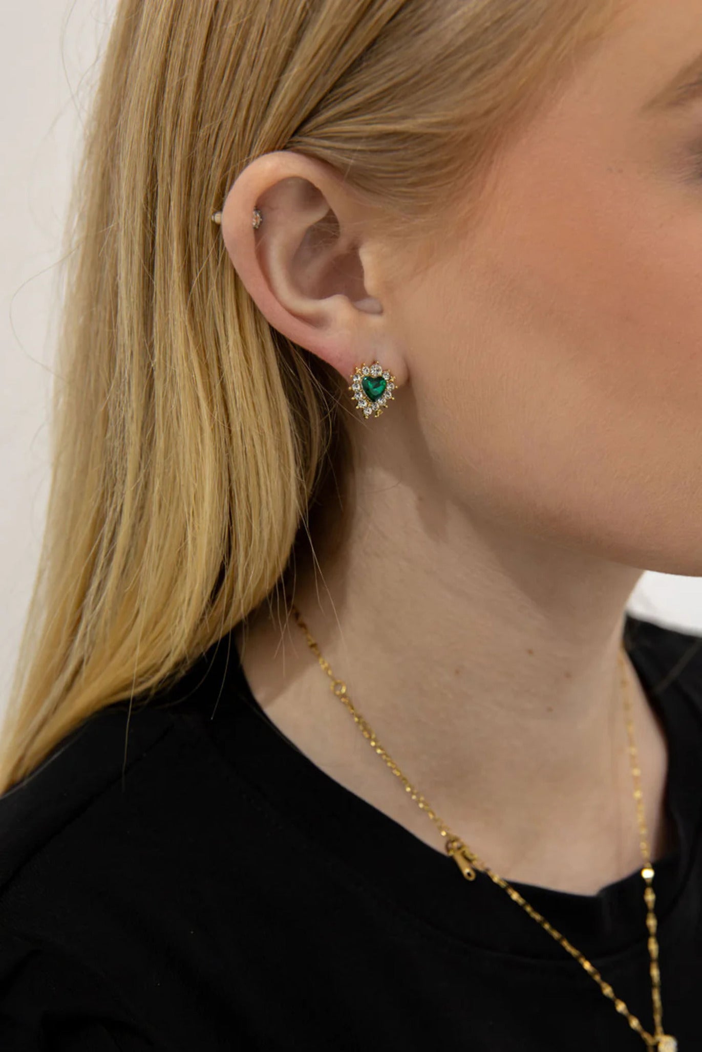 Crystal Heart Earring In Emerald LEU29E