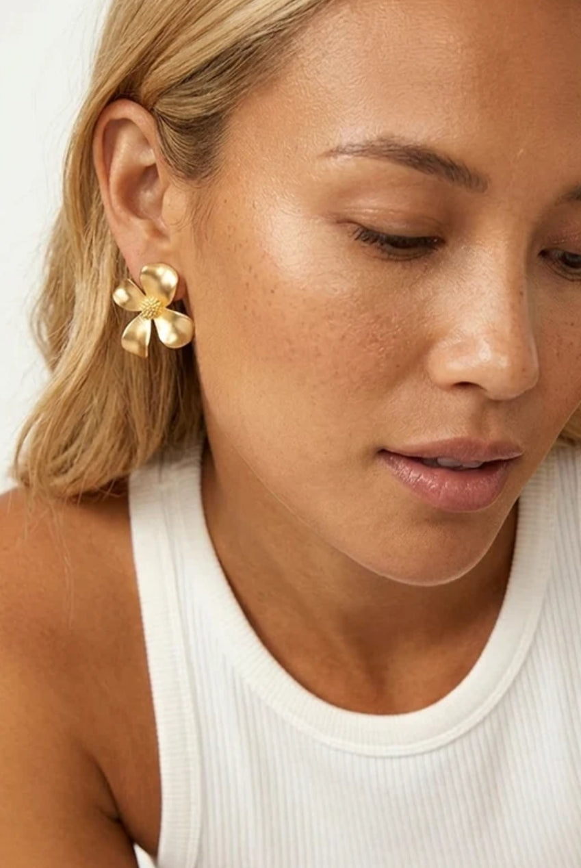 Large Gardenia Flower Stud Earrings 630
