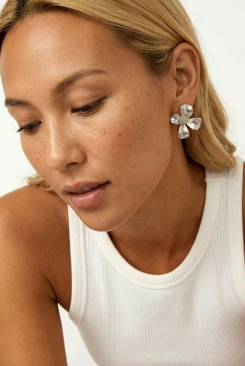 Large Gardenia Flower Stud Earrings 630