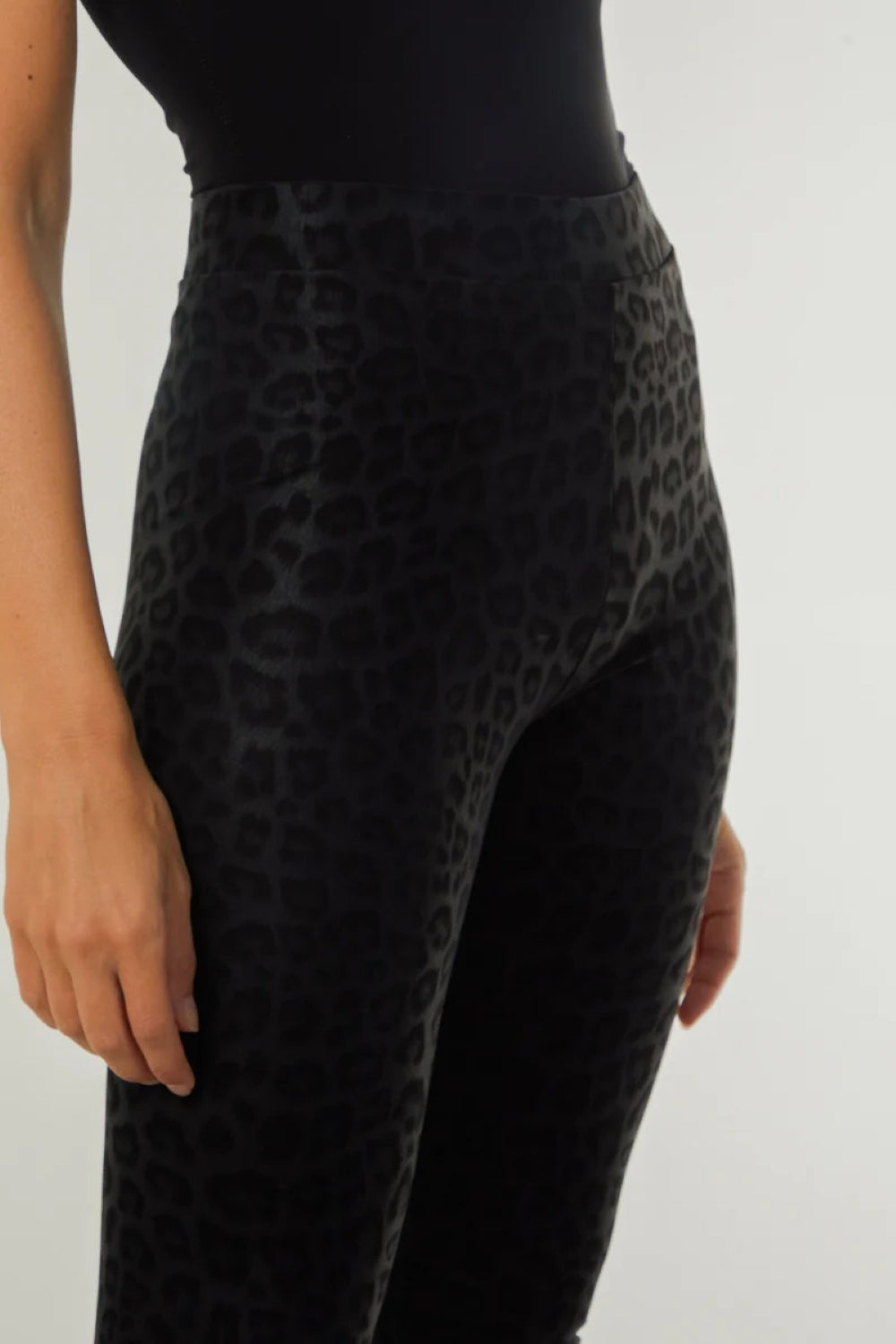 Black Leopard Print Leather Look Leggings ALN234211003