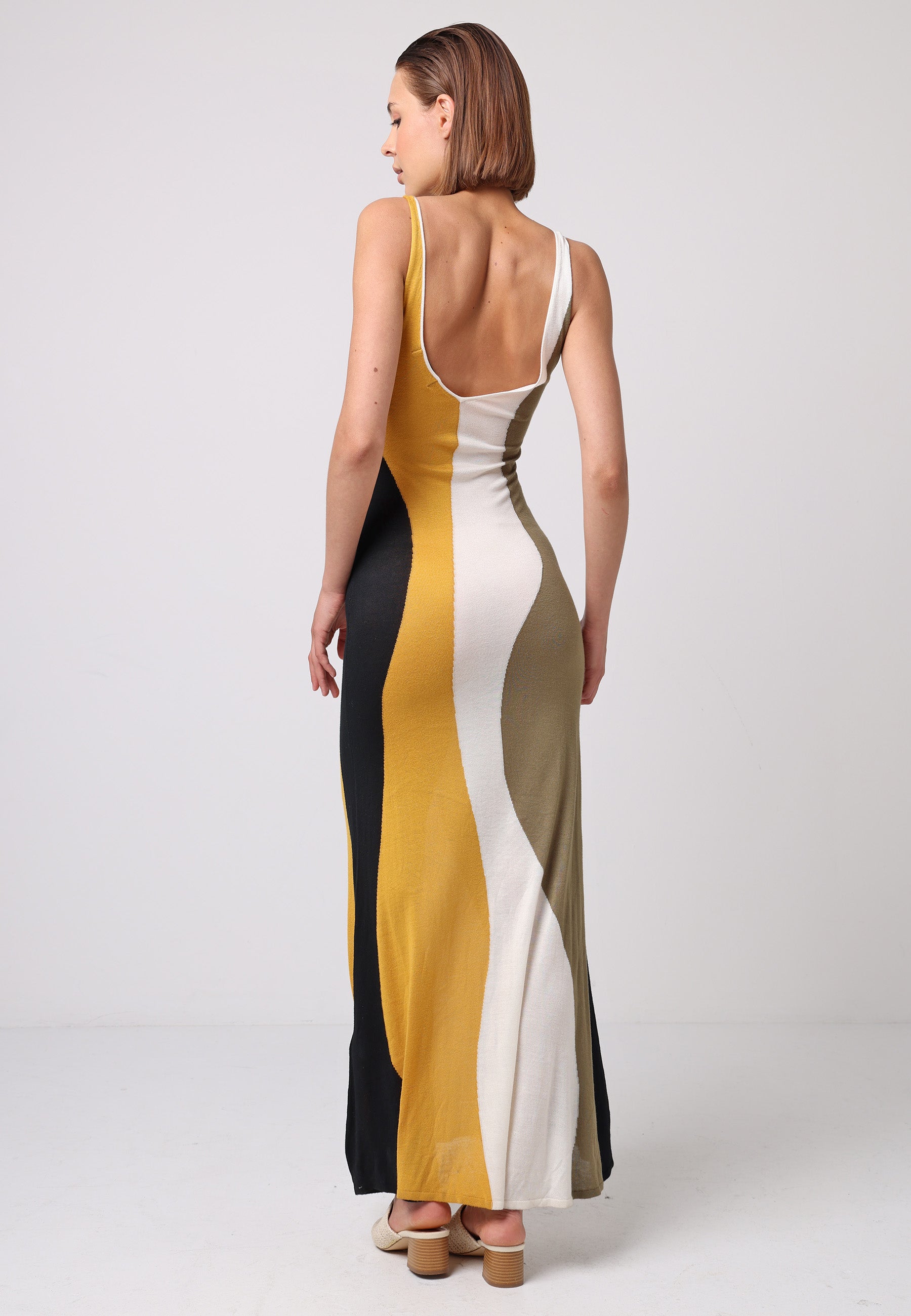 Soft Knit Sleeveless Maxi Dress In Abstract Multi Print M038256MUTIF