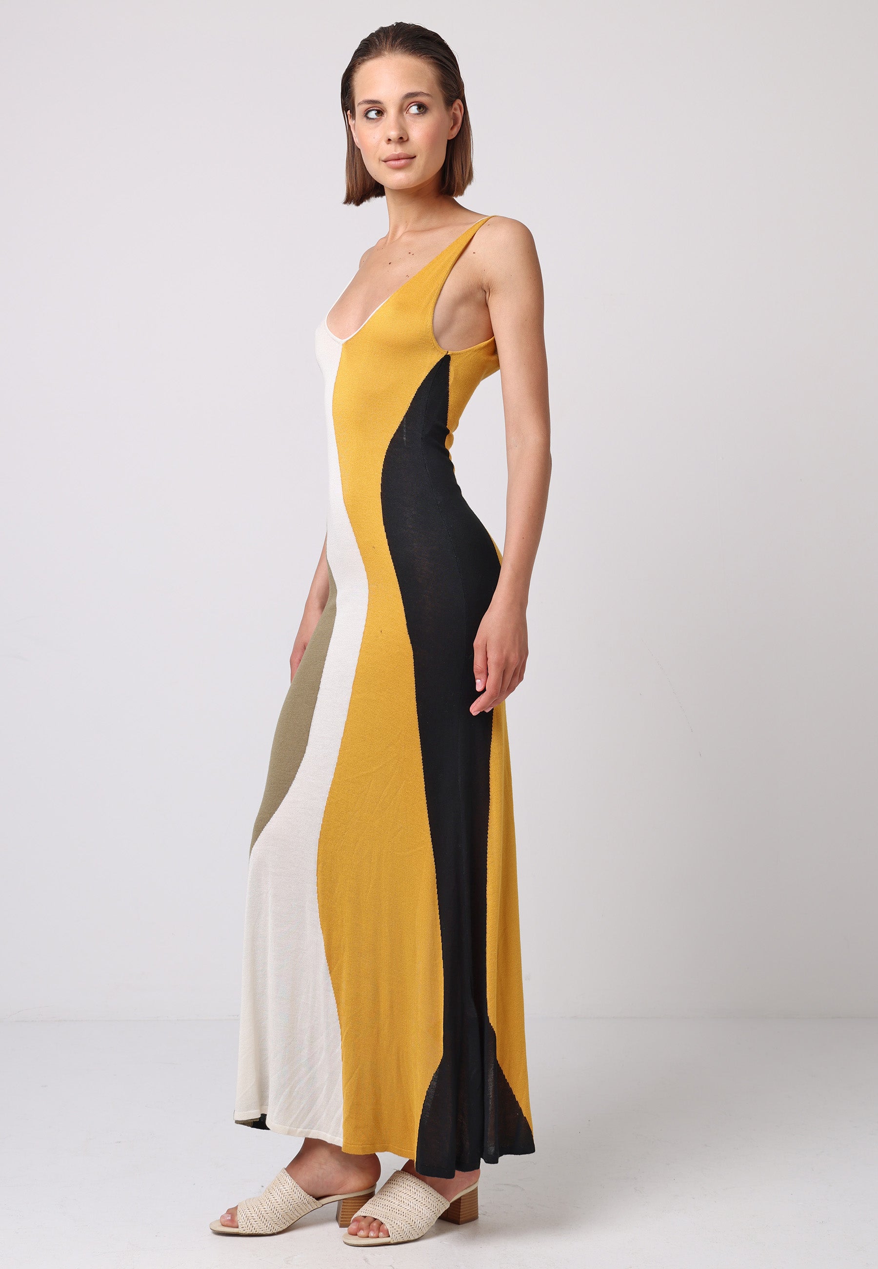 Soft Knit Sleeveless Maxi Dress In Abstract Multi Print M038256MUTIF