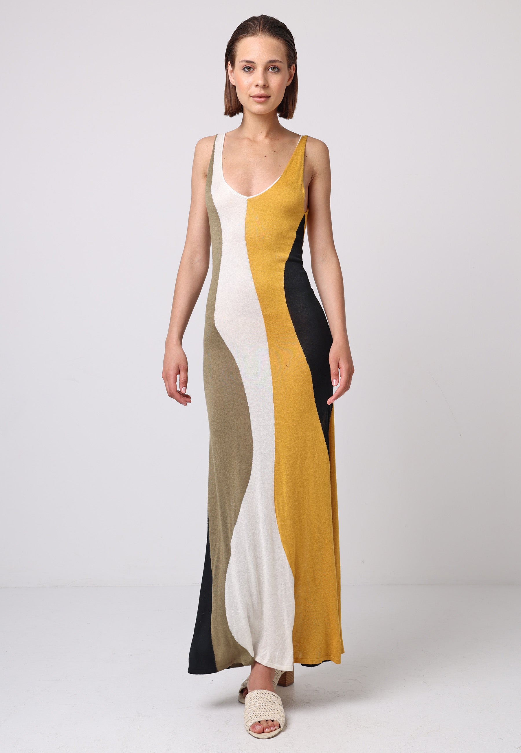 Soft Knit Sleeveless Maxi Dress In Abstract Multi Print M038256MUTIF